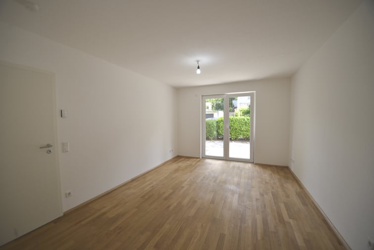Schlafzimmer mit Ausblick auf Terrasse
